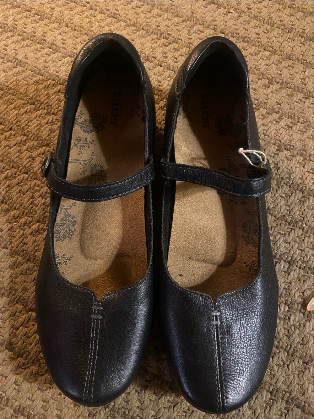 Taos Footwear Black Leather Mary Jane Flats